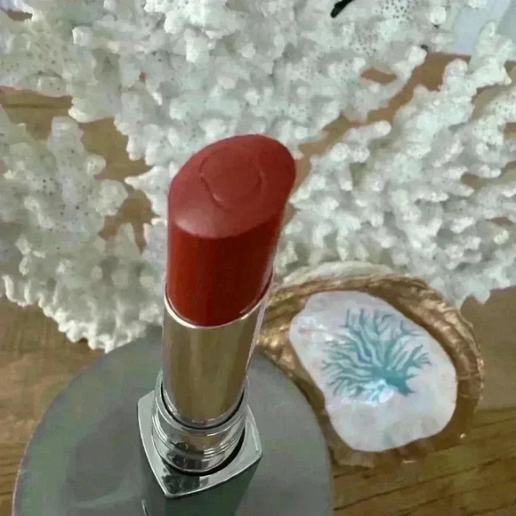 Dior Addict Hydrating Shine Refillable Lipstick ~ Vinyl Red (845)~ NEW! - Picture 5 of 7